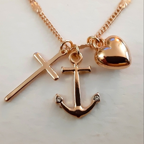 🆕️ Faith Hope Love Pendant Necklace - Picture 3 of 4